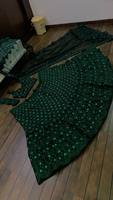 Tenue de mariage traditionnelle indienne, Lehenga Choli long jusqu'au sol avec travail de paillettes, design moderne et actuel, matériaux recyclés pour femmes