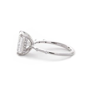 Anillo de Oro Blanco con Diamante de Laboratorio de 3.5 Quilates, Moderno, Minimalista, Radiante, Solitario, Hecho a Mano, Delicado, para Boda - Product Image 4