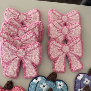 Posavasos Portátiles Hechos a Mano con Cuentas de MS HANDICRAFT - Regalos Religiosos y de Iglesia Clásicos con Base de Poliéster (4x4 Pulgadas) - Product Image 1