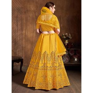 ผ้าไหมปักลวดลายศิลปะทำจากผ้า zari lehenga choli สีเหลืองล้ำค่า - Product Image 3