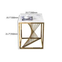 Table d'appoint carrée de luxe en acier au design personnalisé avec plateau en marbre moderne et finition dorée pour salons/salles de séjour