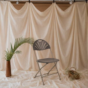 Silla Plegable de Jardín Gris, Asiento de Plástico, Estructura Metálica, Diseño Minimalista, Muebles de Exterior Ligeros, Duraderos y Cómodos - Product Image 1