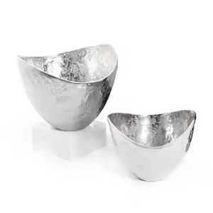 Bol en métal élégant avec base en forme de branche argentée, design corail luxueux, plat à fruits en aluminium, centre de table moderne, vaisselle de service pour salade - Product Image 5