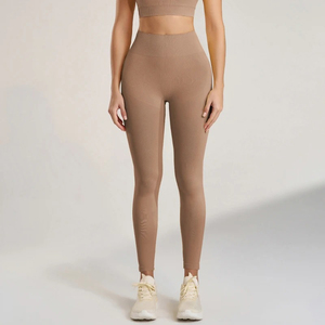 Leggings de yoga jaunes unis à taille haute et longueur intégrale de la marque Run Apparel, sans coutures, avec taille élastique et extensibilité quadridirectionnelle - Product Image 4