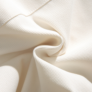 Camiseta y Pantalones Cortos Extra Grandes de Primera Calidad, Tela Premium, Diseño Personalizado, Conjunto Informal o Urbano para Unisex - Product Image 5