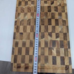 Tabla de Cortar de Madera Rectangular Antideslizante con Vetas Naturales, Hecha a Mano para Uso en la Cocina - Product Image 6