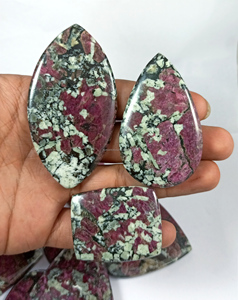 Vente en gros de quartz eudialyte naturel en vrac, cristal spirituel Reiki avec changement de couleur pour la guérison, pierre précieuse brute pour chakra - Product Image 1