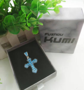 Pendentif Croix avec Pierres Moissanite Bleues, Collier Croix Bleue Hip Hop, Pendentif Entièrement Sertie de Pierres Moissanite - Product Image 4