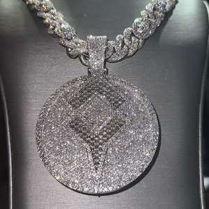 Pendentif Logo Moissanite VVS Iced Out Personnalisé Luxe Bijoux Fins 925 Breloques Pendentif Logo Cercle 3D Pendentif Hip Hop pour Hommes - Product Image 1