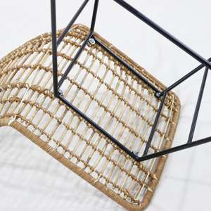 Comhome-Chaise longue élégante en rotin en plastique avec fonctionnalités réglables et coussins pour une utilisation extérieure confortable - Product Image 5