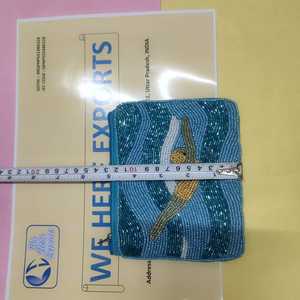 Monedero de cuentas hecho a mano con diseño de nadadora, bolsa con cremallera temática de playa, bolso de mano con cuentas de chica nadadora, mini bolsa de cosméticos, cartera - Product Image 4