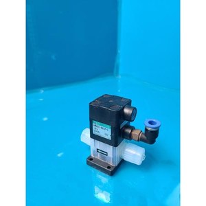 CKD AMD012-8BUP-4-D-4 Utilisé comme pièce détachée d'équipement semi-conducteur d'occasion - Product Image 5