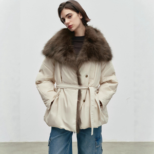 Manteau d'extérieur chaud pour femme, collection Automne-Hiver 2026, court, en duvet de canard blanc 90%, avec fourrure de renard unie, épaisse et respirante, à pompons en fourrure et fermeture éclair - Product Image 3