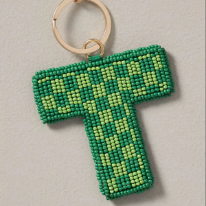 Porte-clés lettre T en perles de rocaille à carreaux verts, fait main, haute qualité, écologique, bijou de mariage classique, breloque de sac brodée - Product Image 1