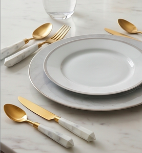 Ensemble de couverts plaqués or avec manches en marbre blanc, finition mate, passe au lave-vaisselle, ensemble de couverts de mariage pour 6 personnes - Product Image 3