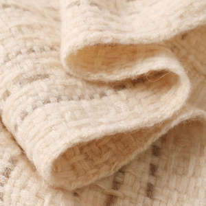 Écharpe unisexe en tricot effet cachemire de luxe - Cache-cou ultra doux pour l'hiver - Bandeau côtelé haut de gamme avec logo personnalisé - Product Image 5