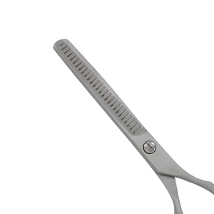 กรรไกรซอยผมมืออาชีพ 440C สแตนเลสสตีล ปลายคม ด้ามยาว สำหรับคนถนัดขวา ใช้ในร้านเสริมสวย - Product Image 6