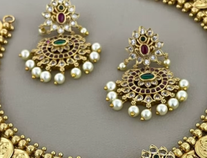 Conjunto de Collar y Aretes de Templo Chapados en Oro de Diseño de la Mejor Calidad para Bodas, Colección de Ropa Tradicional para Mujer - Product Image 2
