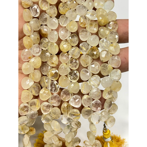 ลูกปัดควอตซ์รูทิเลตสีทองธรรมชาติทรงหัวใจเจียระไน ขนาดประมาณ 6-7 มม. เส้นใยขนาด 8 นิ้ว - Product Image 1
