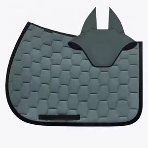 แผ่นรองอานม้าแบบตะวันตกคุณภาพพรีเมียมบุด้วยผ้าซาตินฟลีซใหม่ นุ่มสบาย ทนทาน ปรับแต่งสีและโลโก้ได้ - Product Image 3