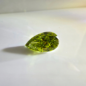 Diamante de Laboratorio de Corte Brillante en Forma de Pera de 1 Quilate, Color Verde Intenso, VS1, Certificado IGI, Diamantes Sueltos - Product Image 2