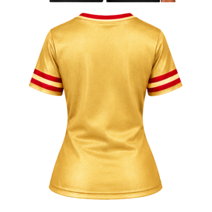 Camiseta de Fútbol Americano PDK para Mujer, Dorado y Rojo, 1923, Corona de Laurel, Cuello en V, Manga Corta, Estilo Universitario, con Rayas y Patrón en Relieve, Sorority - Product Image 4