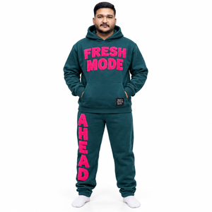 Conjunto de chándal de felpa francesa para hombre, de peso pesado, con capucha y pantalones jogger, con pedrería, etiquetas personalizadas, estilo casual urbano para invierno - Product Image 3