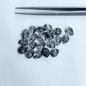 ควอตซ์รูไทล์สีดำธรรมชาติทรงลูกแพร์ขนาด 6x9 มม. จากอินเดีย สินค้ามาใหม่ คริสตัลบำบัดแบบขายส่งสำหรับทำเครื่องประดับ - Product Image 1