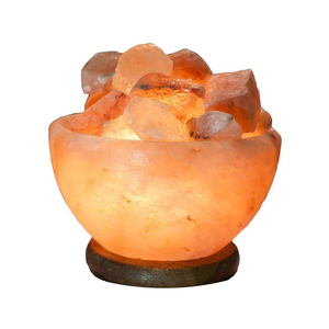 Créez un coin douillet avec une lampe de sel de l'Himalaya, un élément décoratif élégant conçu pour ajouter de la chaleur et de la beauté à votre intérieur. - Product Image 2