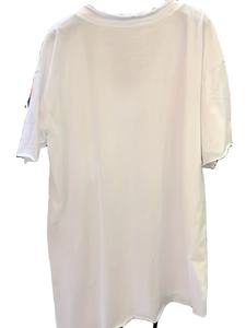 เสื้อยืดผู้หญิงฤดูร้อนแบบเป็นมิตรกับสิ่งแวดล้อม ทรงหลวมสไตล์เกาหลี ชายเสื้อพับได้ ด้านหน้าสั้นด้านหลังยาว แขนสั้น คอวี ทรงปกติ - Product Image 2