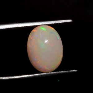 Opale blanche naturelle Welo, taille ovale, cabochon 4,90 ct, pierre précieuse éthiopienne avec jeu de couleurs - Product Image 4
