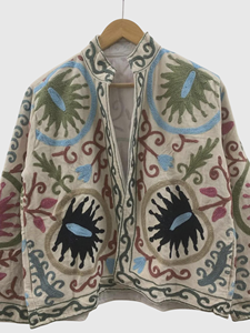 Veste en coton brodée à la main avec des motifs floraux, col mandarin, manches longues, style Prairie Chic, veste de printemps pour femmes grandes tailles - Product Image 4