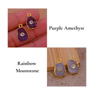 Dijes de Piedras Preciosas Crudas Electrochapadas de 10x14mm, Chapados en Oro, para Fabricación de Joyería DIY - Dijes Hechos a Mano al por Mayor - Product Image 3