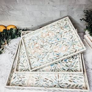 Plateau de service et de rangement rectangulaire Belladec Bohemian en nacre incrustée de mosaïque florale, design moderne et luxueux, fait main, compatible lave-vaisselle - Product Image 1