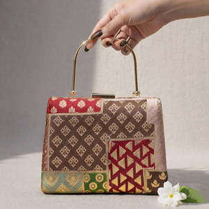 Pochette de Soirée de Luxe en Tissu Brocart Marron, Motifs Ethniques Variés, pour Femmes, Idéale pour les Occasions Festives - Product Image 6