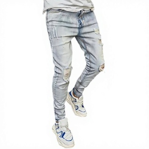 Jean en denim bleu clair déchiré et délavé pour homme, coupe slim, taille mi-haute, style décontracté, idéal pour le printemps - Product Image 3
