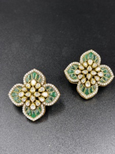 Pendientes de lujo con forma de flor, chapados en oro, joyería de boda para mujer, color verde con polki en el centro - Product Image 3