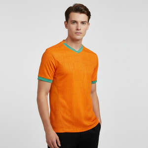 Voetbalshirt van hoge kwaliteit, 100% polyester, korte mouwen, ademend, voetbalkleding, voetbaltenues, voetbalshirts - Product Image 2