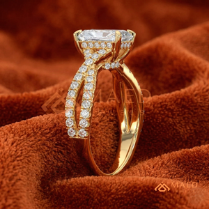 Luxury 14K Gold Radiant Shape Diamond Wedding <b>Ring</b> with <b>Split</b> Shank and Micro Pave Setting for Women - Product Image 3