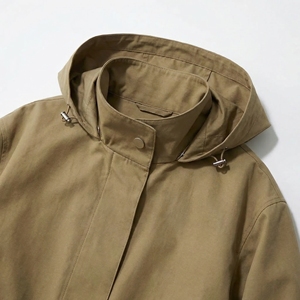 Abrigo largo con capucha color caqui |   Chaqueta Impermeable Tipo Trench con Botones |   Impermeable Extra Grande Estilo Urbano |   Fabricante OEM Personalizado - Product Image 3