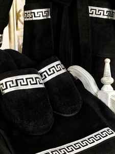 เสื้อคลุมอาบน้ำสีดำเงินสุดหรู สไตล์ตุรกี แต่งลายกรีกคีย์ ทำด้วยมือจากไม้ไผ่ สำหรับผู้ชาย คุณภาพระดับโรงแรมสปา ชุดลำลองสำหรับพักผ่อน ของขวัญสุดพิเศษ เนื้อผ้านุ่มพิเศษ WearX - Product Image 5