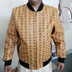 เสื้อแจ็คเก็ตบอมเบอร์หนังบุขนสัตว์สีทองสำหรับผู้ชาย กันลม เป็นมิตรกับสิ่งแวดล้อม ให้ความอบอุ่น หรูหรา สไตล์สตรีทแวร์ - Product Image 1