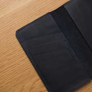 ปกสมุดเช็คหนังแท้หรูหราแบบขายส่ง ดีไซน์บางเฉียบ มีหน้าต่างคู่ สำหรับใส่สมุดเช็ค ของขวัญส่งเสริมการขาย รุ่น LCR-0121 - Product Image 5