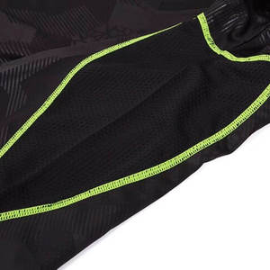 Uniformes de Fútbol Personalizados de Primera Calidad en Color Negro con Ribete Verde, Conjuntos de Uniformes para Equipos de Fútbol - Product Image 6