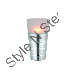 Vente en gros de t-light côtelés en acier inoxydable bougeoirs de luxe en métal pour la décoration intérieure - Product Image 1