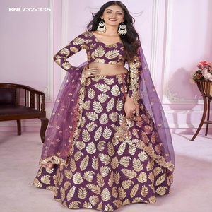 Lehenga-Choli violet en georgette à broderies de feuilles en sequins et zari, coupe trapèze, pour occasions spéciales, fabriqué à Surat - Product Image 1