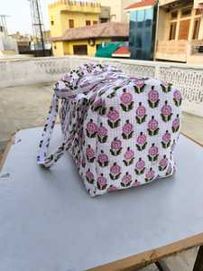 Bolsa de Viaje Acolchada de Algodón Floral, Ecológica, Ligera, de Gran Capacidad, con Diseño Moderno, Estampado a Mano, Estilo Indio - Product Image 2