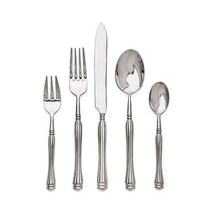 Collection d'ustensiles présentant un design de poignée détaillé, une construction en acier massif et une finition sophistiquée pour une expérience culinaire améliorée - Product Image 5