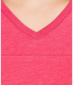 Camiseta de Alta Calidad para Mujer, Talla Grande, Cuello en V, Estilo Universitario, Informal, de Punto, Algodón y Poliéster, Estampado Personalizado, Manga Corta Regular - Product Image 4