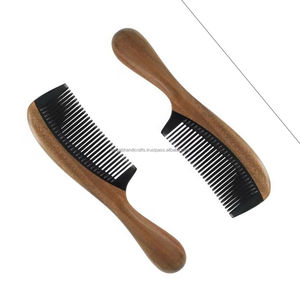 Peine de pelo profesional para hombre de calidad superior cuerno de buey y mango de madera artículos de arte de dientes finos peine COMÚN DE LA India - Product Image 1